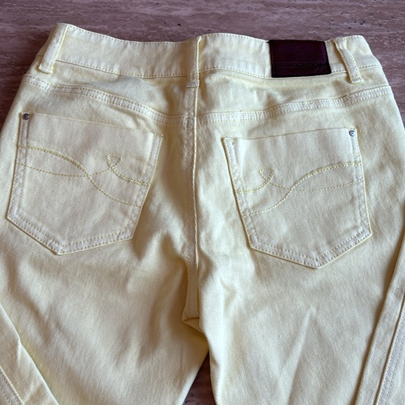 DKNY Jeans. Yellow Denim. Soho Slim. Size 2. 
Gently used. - Picture 9 of 11
